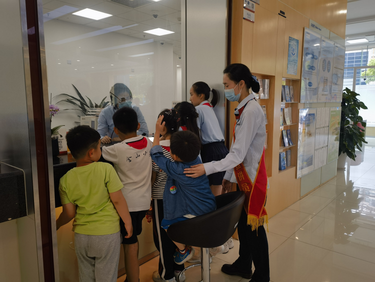 圖片默認標題_fororder_浦發銀行金山支行推出“三個教育”金融宣傳方案助力鄉村振興801