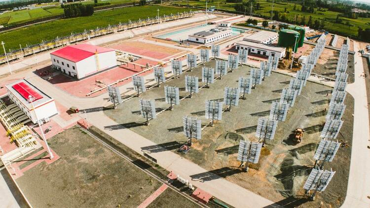我國原油開採行業大型雙軸雙槽集熱系統在內蒙古建成