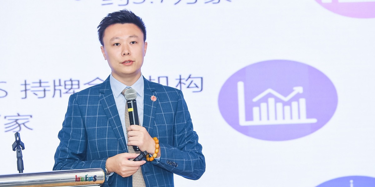 新加坡福智霖集團董事、新加坡會計與企業監管局授權持牌顧問、新加坡經濟與科技協會理事黃澤霖發表演講_fororder_vbox12060_ART_8124_145112.JPG