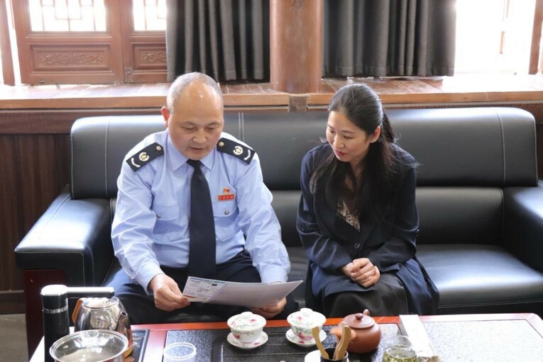 便民春風拂仁城 惠企利民暖萬家——碧江區稅務局深入中南門古城宣傳免稅減稅新政