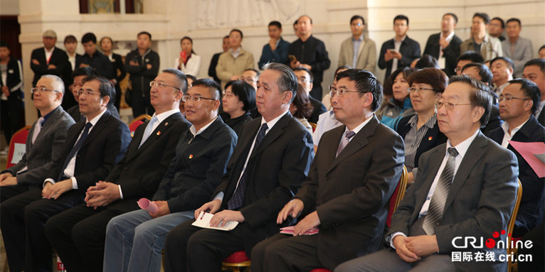 圖片默認標題_fororder_開幕式領導浮水印