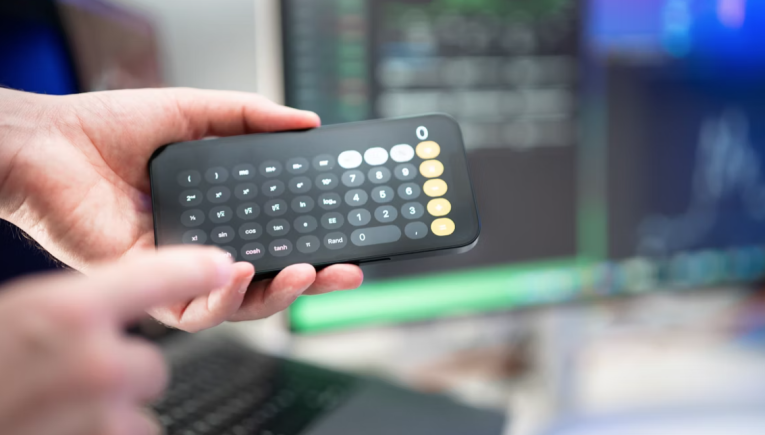 數智技術催生金融風險新形態_fororder_wechat_2025-10-29_090949_950