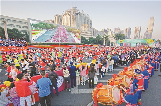 南寧馬拉松賽圓滿完賽 3萬選手用腳步丈量大美南寧