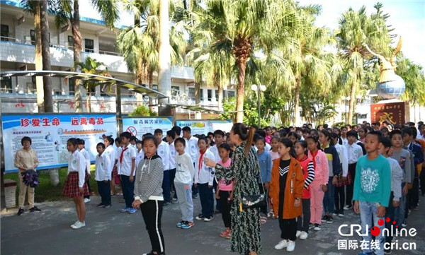 北海市合浦縣組織300多名學生參觀合浦縣禁毒教育基地