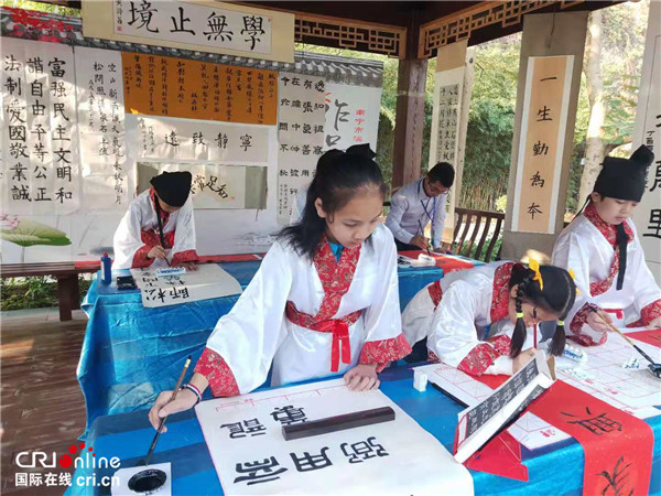 【唐已審】【南寧】南寧市興寧區舉行中小學校文化建設成果展