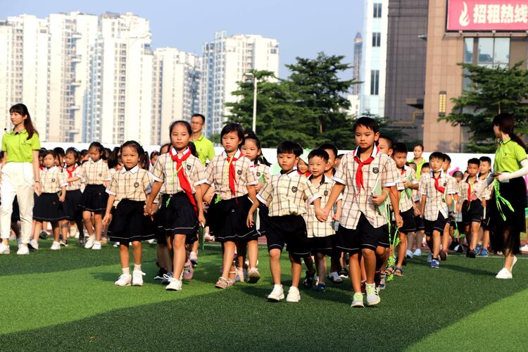 【B】【開學典禮】南寧市逸夫小學賢賓校區舉辦新時代好少年主題活動