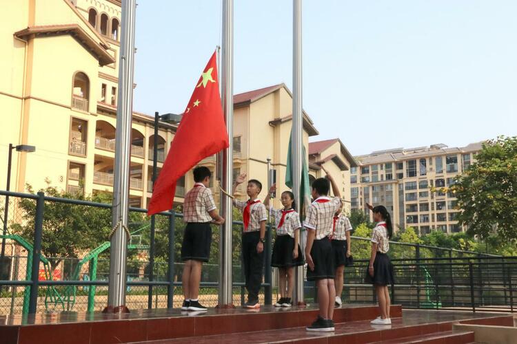 （有修改）【B】【開學典禮】南寧市民主路小學五象校區：“紅色傳奇進校園”主題教育活動迎開學