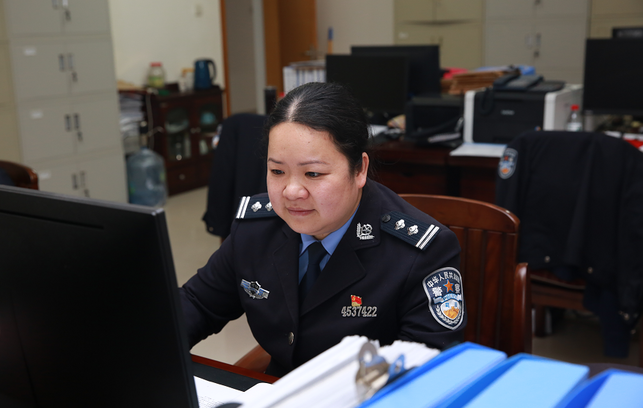 高墻內警花綻放展芳華  ——“三八節”訪南寧監獄女警官