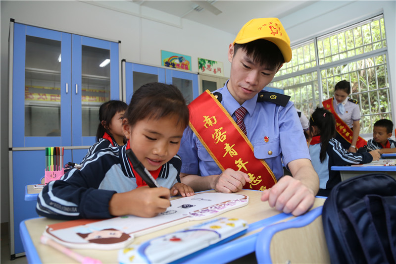 （有修改）【B】中國鐵路南寧局集團：教育扶貧圓學子夢