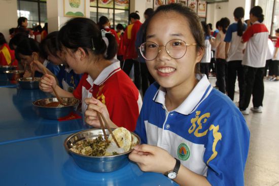 廣西毛南族整族脫貧，在新的起點上奔向美好新生活