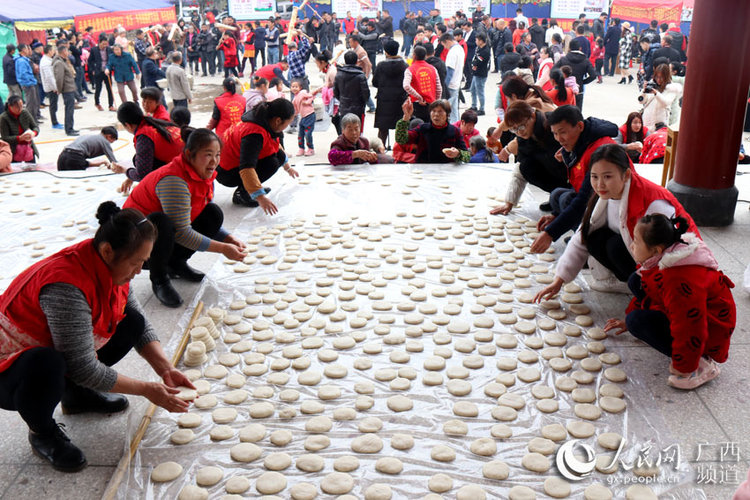 廣西恭城：糍粑飄香 年味漸濃