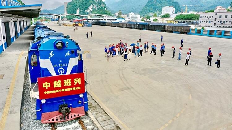 中越集裝箱班列成為兩國貿易的重要國際物流聯運平臺