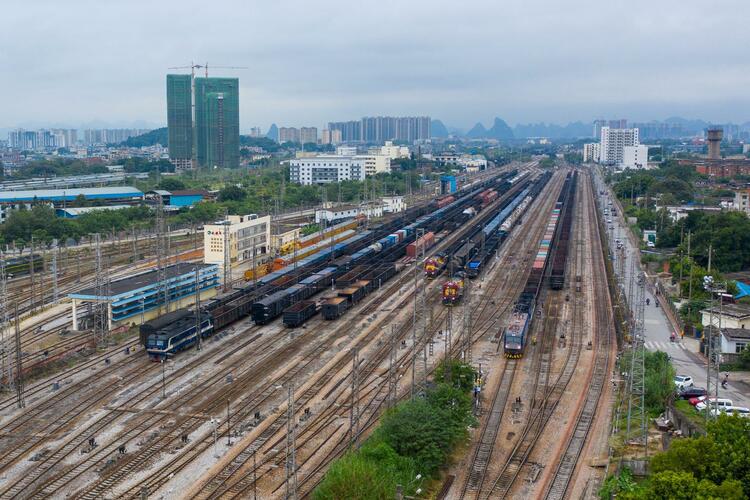 事情發生的時間距離現在比較久了【A】焦柳鐵路廣西段迎來電氣化時代