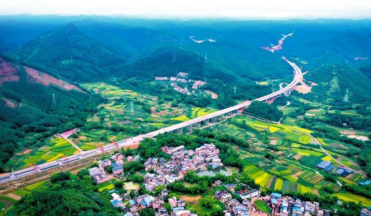 大塘至浦北高速公路將於年底通車