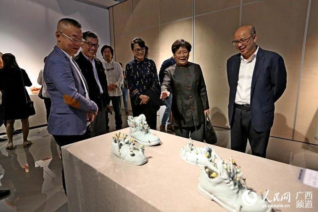 廣西首屆當代國際陶藝作品邀請展暨傳統坭興陶與當代陶藝學術研討會舉行