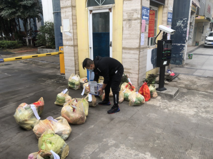 防城港市港口區：居家隔離不隔愛 疫情面前有溫情