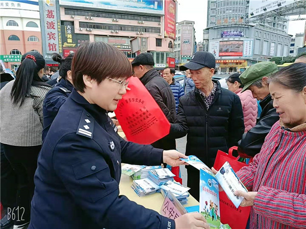 廣西各地開展國家憲法日宣傳活動（組圖）