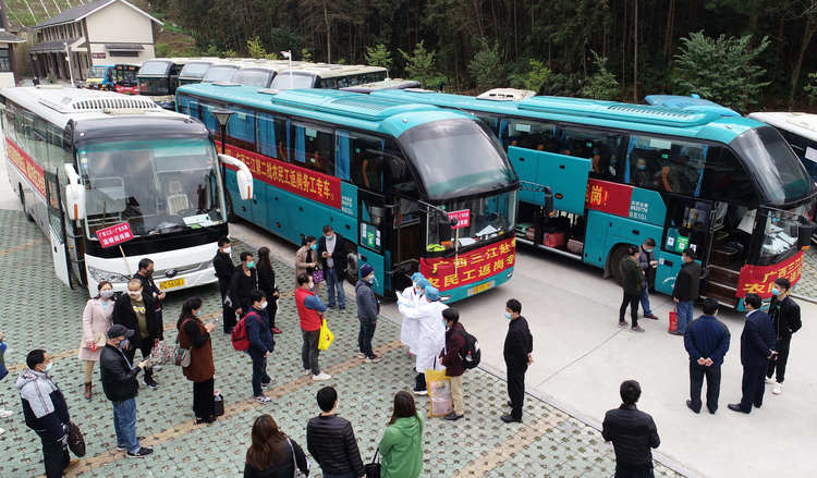 廣西三江：“直通車”返崗 “點對點”護航