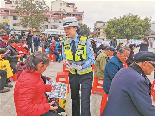 廣西“憲法宣傳周”點燃普法熱情 學習教育常態化 憲法精神紮下根