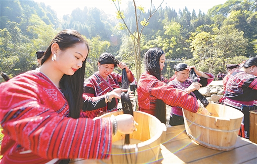 桂林龍勝舉辦“長髮節”