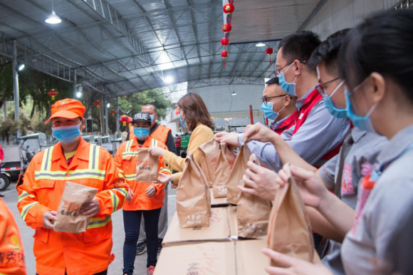 為各地“城市喚醒者”送早餐 肯德基開啟城市公共服務者關愛季