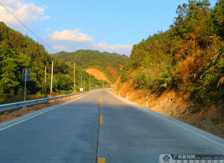 蒙山至金田公路通車 將造福沿線6萬群眾