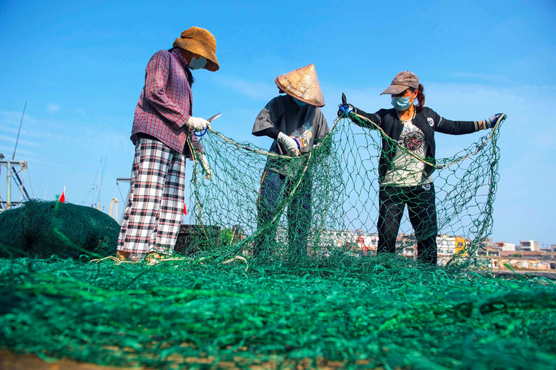 廣西北海：漁民“揚帆”出海忙