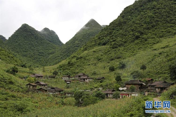 邊境線上起新居——桂西極貧縣山村走訪見聞