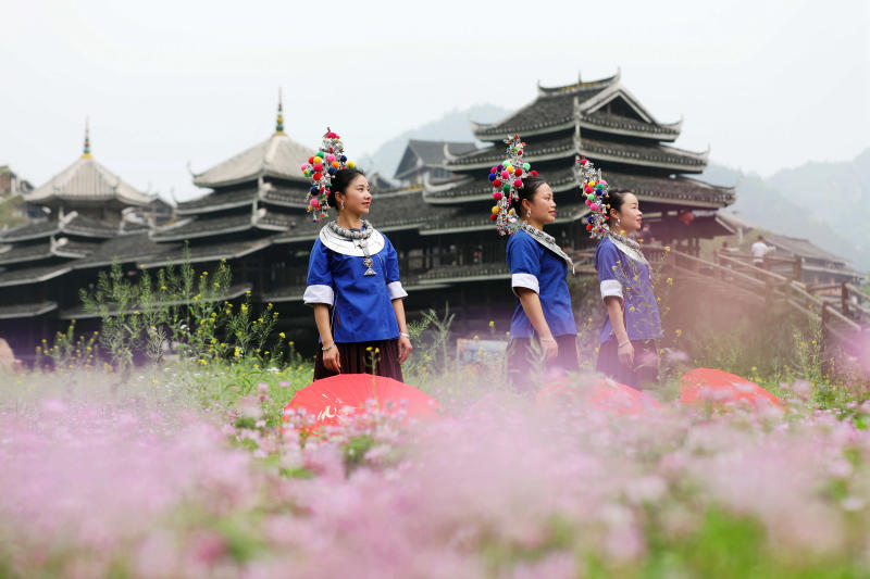 廣西三江：花映福橋美如畫