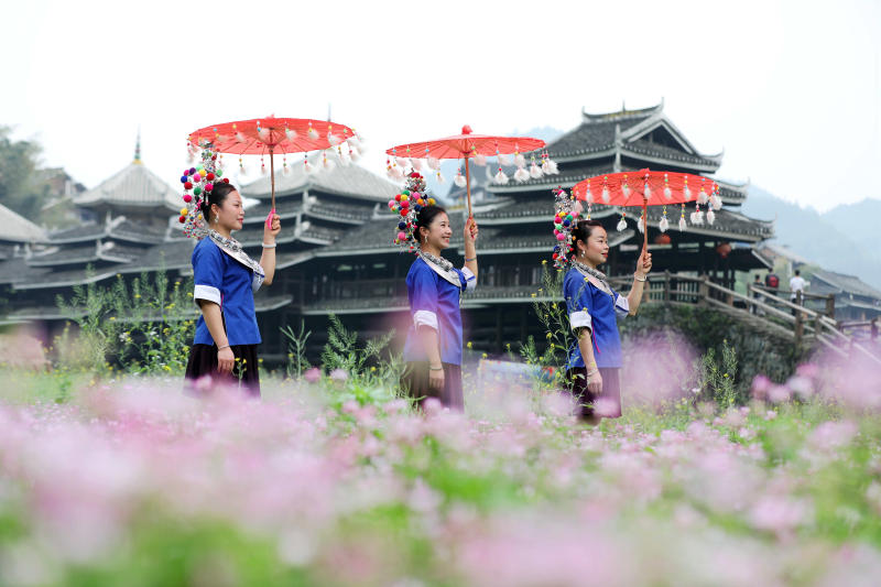 廣西三江：花映福橋美如畫