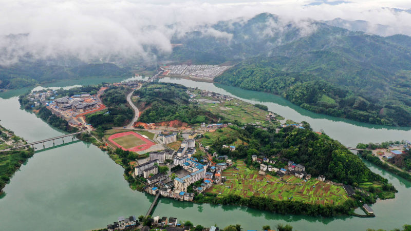 組圖：雨後侗城如仙境