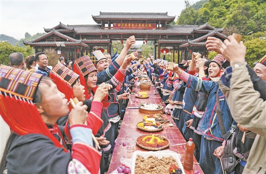 河池：文旅唱大戲 山歌頌黨恩