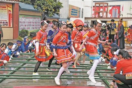 河池：文旅唱大戲 山歌頌黨恩