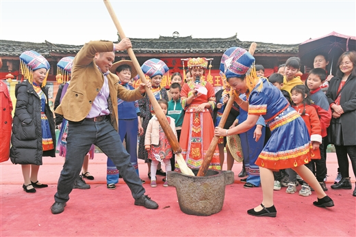 河池：文旅唱大戲 山歌頌黨恩