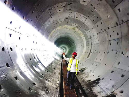 南寧地鐵首次近距離下穿貨運鐵路隧道