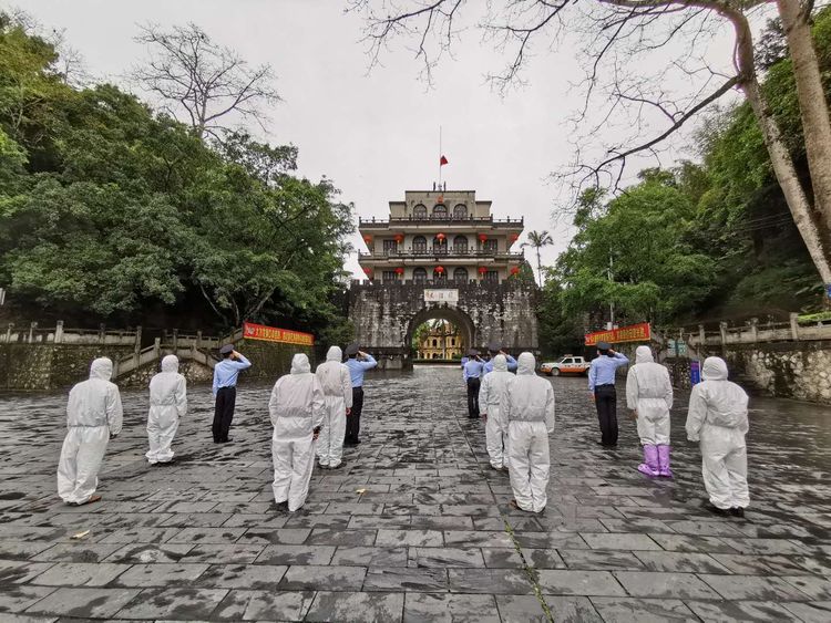 春風化暖 哀悼忠魂 廣西多地深切悼念抗擊疫情犧牲同胞