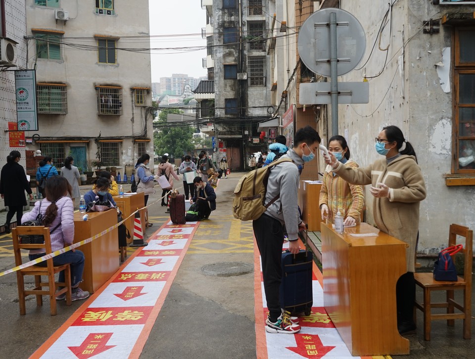 （急稿）【復課·開學第一天】廣西各地高三學生有序返校 正式開學（組圖）