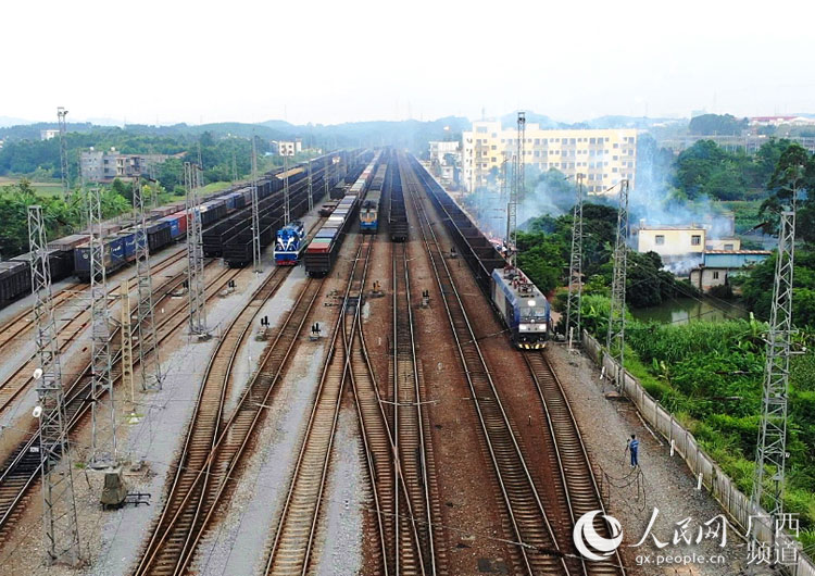 廣西鐵路出海大通道全面實現電氣化運營