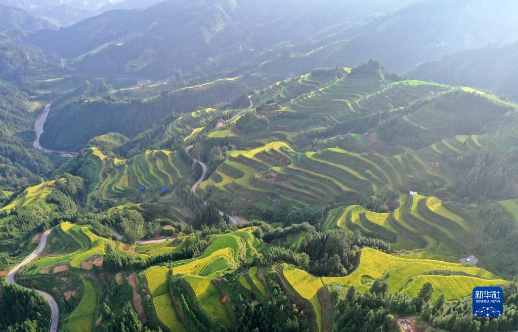 廣西融水：多彩苗山