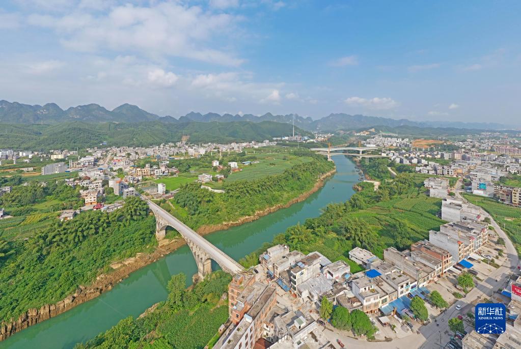 廣西都安：“石山王國”縱橫民族發展大通途