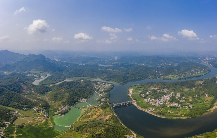 廣西藤縣：綠水青山入畫來