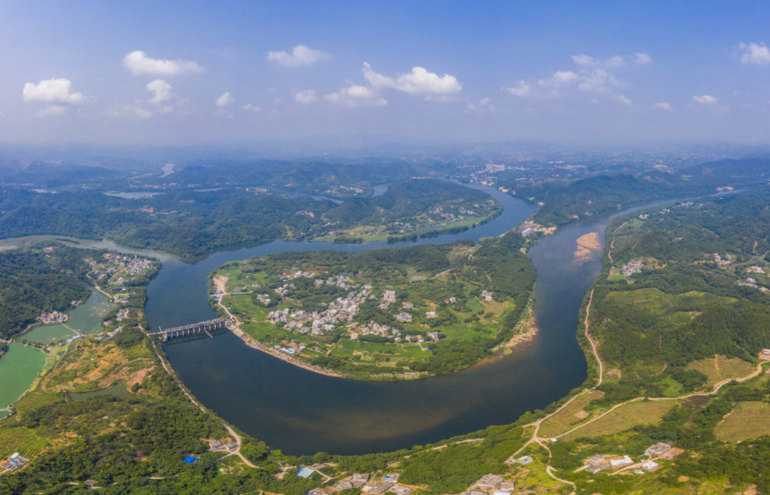 廣西藤縣：綠水青山入畫來