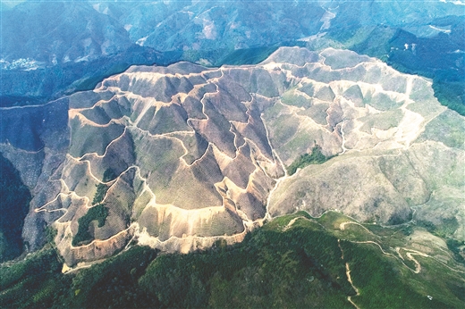 河池鳳山縣：脫貧攻堅迎巨變 鳳凰涅槃展新顏