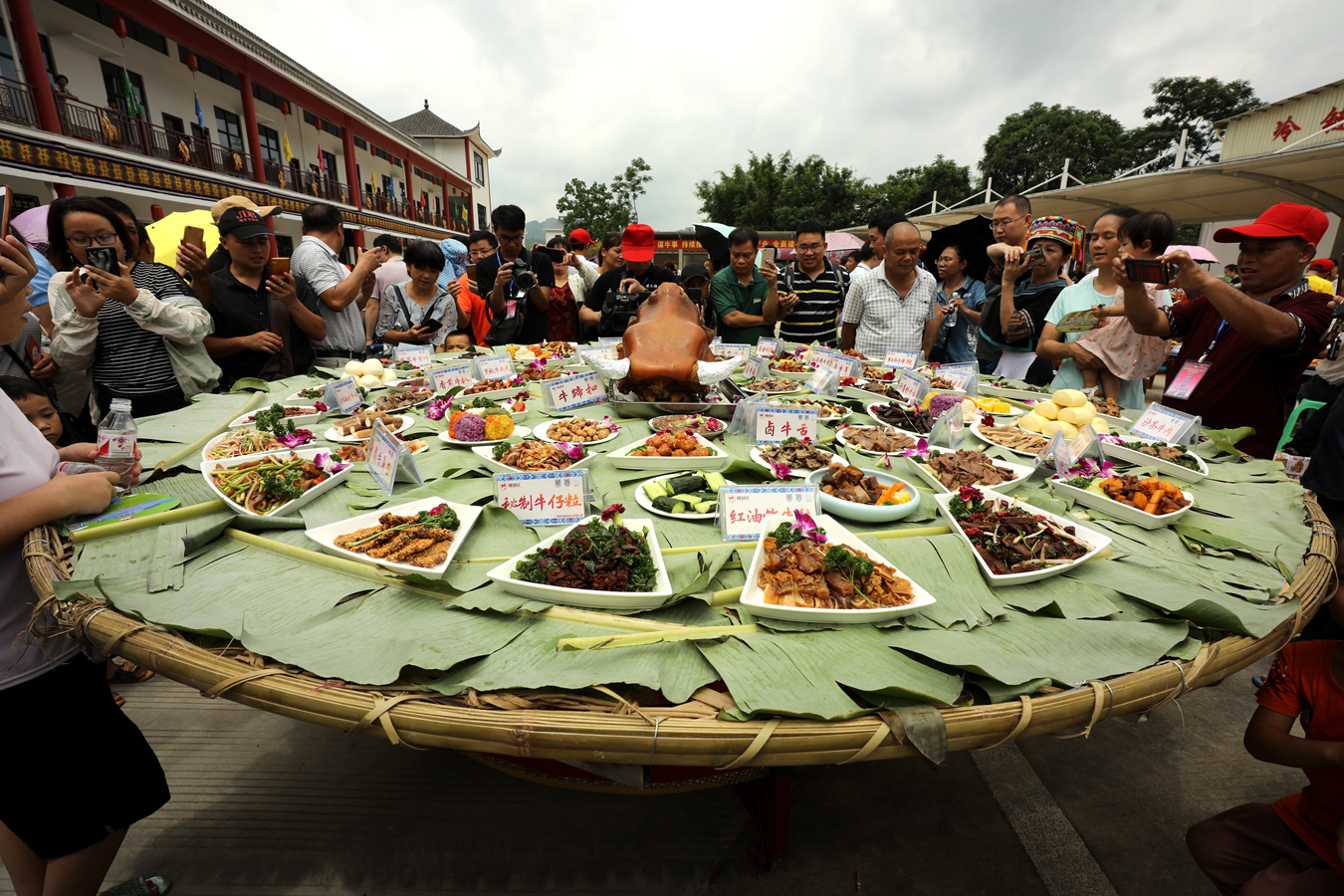 廣西河池：多地瑤族同胞歡慶“祝著節”