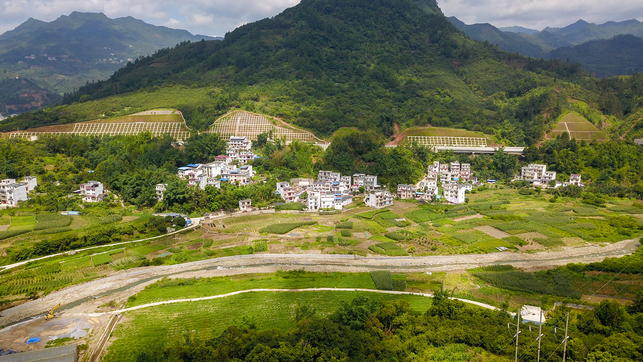 一個大山裏貧困村的美麗蛻變——記淩雲縣泗城鎮上蒙村脫貧攻堅典型事跡