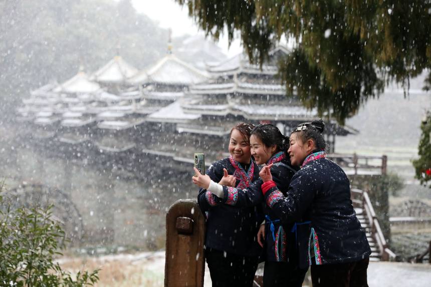 廣西三江：侗寨雪景美如畫