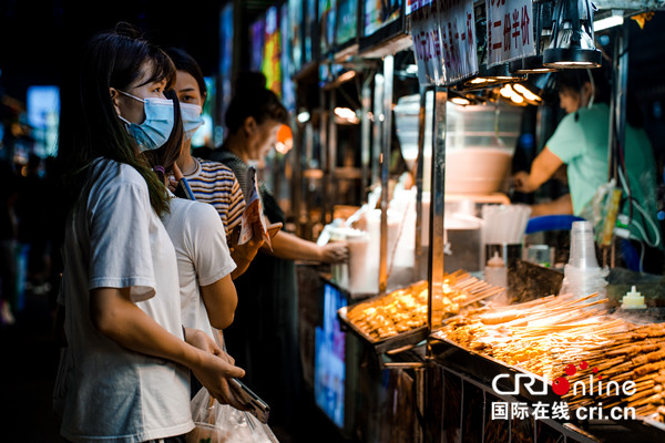 廣西南寧：三大街區助力夜經濟加快復蘇