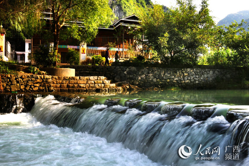 廣西忻城：青山綠水皆是景 城鄉處處美如畫