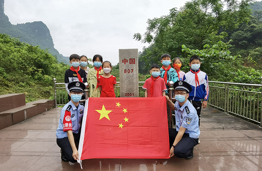 廣西百色：小學生“走邊關”迎“六一”