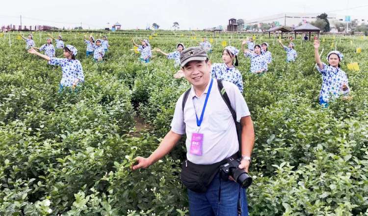 （有修改）【A】【廣西好網民】“旅遊大V”黃亦華：行走攝影40余載 許多網友因他愛上廣西